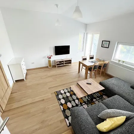 Old Town Apartment *