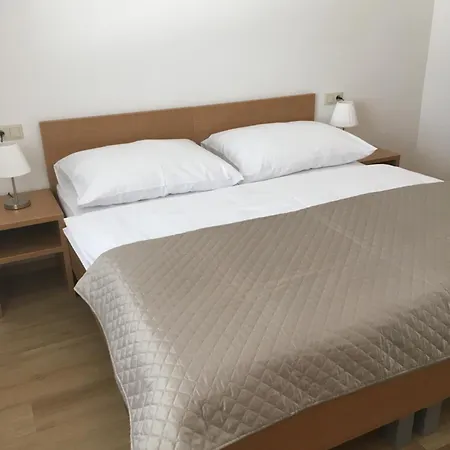 Apartment Old Town Piest'any